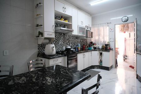 Casa à venda com 170m², 2 quartos e 2 vagas Casa à venda com 170m², 2 quartos e 2 vagasCozinha