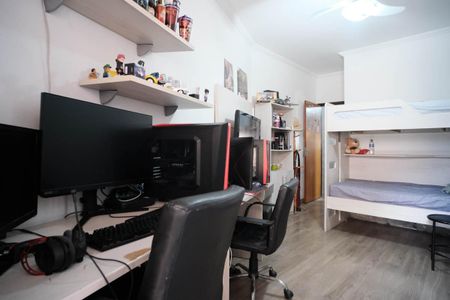 Casa à venda com 170m², 2 quartos e 2 vagas Casa à venda com 170m², 2 quartos e 2 vagasQuarto 2