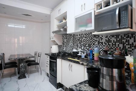 Casa à venda com 170m², 2 quartos e 2 vagas Casa à venda com 170m², 2 quartos e 2 vagasCozinha