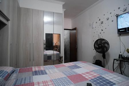 Casa à venda com 170m², 2 quartos e 2 vagas Casa à venda com 170m², 2 quartos e 2 vagasQuarto