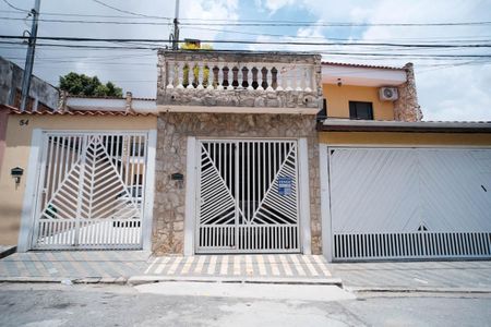 Casa à venda com 170m², 2 quartos e 2 vagas Casa à venda com 170m², 2 quartos e 2 vagasFachada