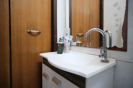 Casa à venda com 170m², 2 quartos e 2 vagas Casa à venda com 170m², 2 quartos e 2 vagasBanheiro 2