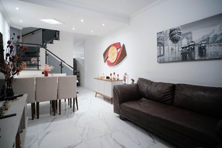 Casa à venda com 170m², 2 quartos e 2 vagas Casa à venda com 170m², 2 quartos e 2 vagasSala