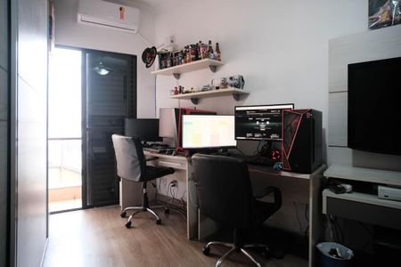 Casa à venda com 170m², 2 quartos e 2 vagas Casa à venda com 170m², 2 quartos e 2 vagasQuarto 2