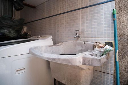 Casa à venda com 170m², 2 quartos e 2 vagas Casa à venda com 170m², 2 quartos e 2 vagasÁrea de Serviço