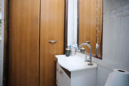 Casa à venda com 170m², 2 quartos e 2 vagas Casa à venda com 170m², 2 quartos e 2 vagasBanheiro 2