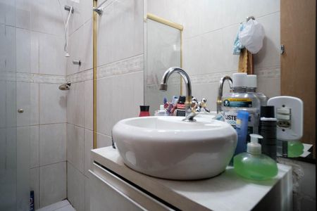 Casa à venda com 170m², 2 quartos e 2 vagas Casa à venda com 170m², 2 quartos e 2 vagasBanheiro