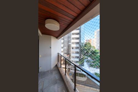 Apartamento para alugar com 130m², 3 quartos e 2 vagas Apartamento para alugar com 130m², 3 quartos e 2 vagasVaranda da Suite