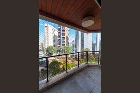 Apartamento para alugar com 130m², 3 quartos e 2 vagas Apartamento para alugar com 130m², 3 quartos e 2 vagasVaranda da Suite