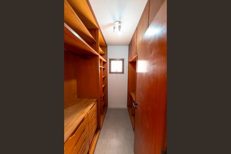 Apartamento para alugar com 130m², 3 quartos e 2 vagas Apartamento para alugar com 130m², 3 quartos e 2 vagasCloset da suíte