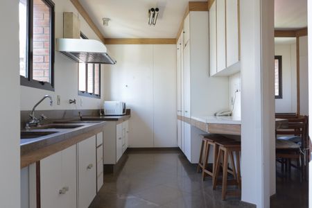 Apartamento à venda com 330m², 5 quartos e 5 vagas Apartamento à venda com 330m², 5 quartos e 5 vagasCozinha