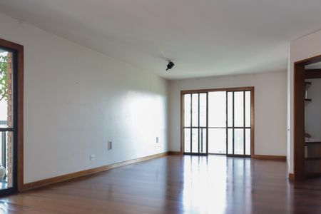 Apartamento à venda com 330m², 5 quartos e 5 vagas Apartamento à venda com 330m², 5 quartos e 5 vagasSala