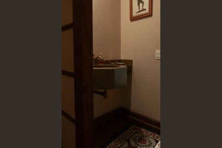 Apartamento à venda com 330m², 5 quartos e 5 vagas Apartamento à venda com 330m², 5 quartos e 5 vagasLavabo