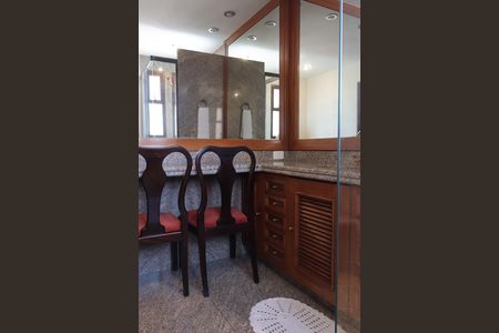 Apartamento à venda com 330m², 5 quartos e 5 vagas Apartamento à venda com 330m², 5 quartos e 5 vagasBanheiro da suíte principal