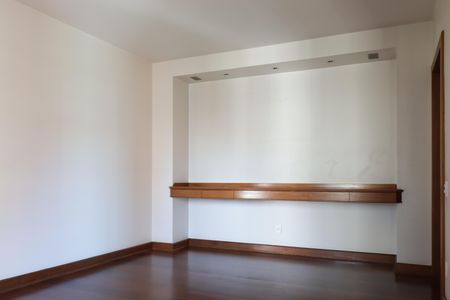 Apartamento à venda com 330m², 5 quartos e 5 vagas Apartamento à venda com 330m², 5 quartos e 5 vagasSala de Jantar