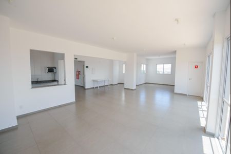 Apartamento para alugar com 75m², 2 quartos e 1 vaga Apartamento para alugar com 75m², 2 quartos e 1 vagaÁrea comum - Salão de festas