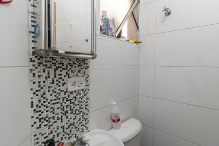 Casa de condomínio à venda com 38m², 1 quarto e 1 vaga Casa de condomínio à venda com 38m², 1 quarto e 1 vagaBanheiro