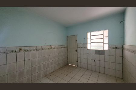 Casa à venda com 256m², 4 quartos e 3 vagas Casa à venda com 256m², 4 quartos e 3 vagasEdícula - Cozinha