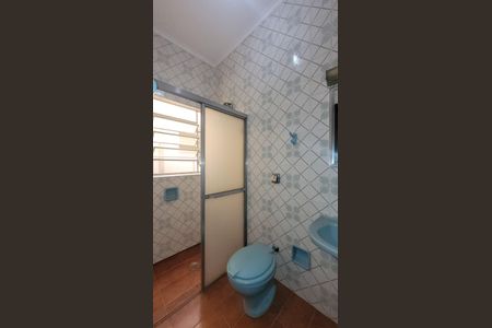 Casa à venda com 256m², 4 quartos e 3 vagas Casa à venda com 256m², 4 quartos e 3 vagasBanheiro Social