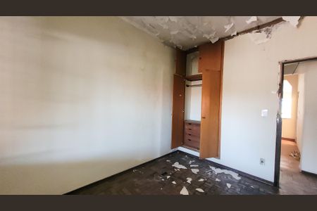 Casa à venda com 256m², 4 quartos e 3 vagas Casa à venda com 256m², 4 quartos e 3 vagasQuarto1