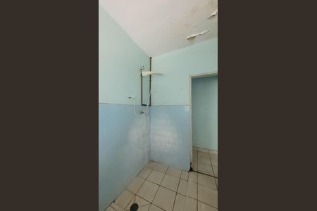 Casa à venda com 256m², 4 quartos e 3 vagas Casa à venda com 256m², 4 quartos e 3 vagasEdícula - Banheiro