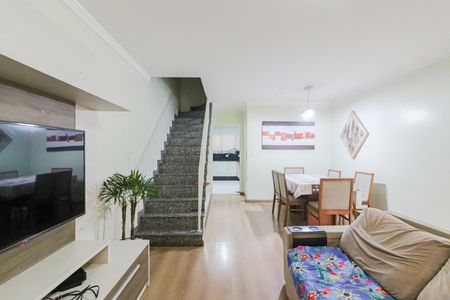 Casa para alugar com 125m², 3 quartos e 3 vagas Casa para alugar com 125m², 3 quartos e 3 vagasSala