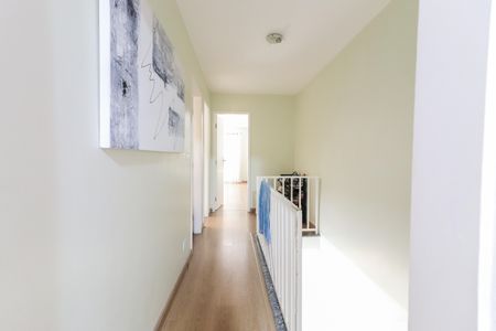 Casa para alugar com 125m², 3 quartos e 3 vagas Casa para alugar com 125m², 3 quartos e 3 vagasCorredor Quartos