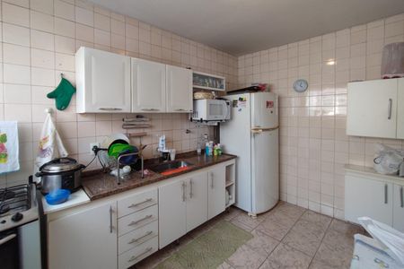 Apartamento à venda com 60m², 2 quartos e 2 vagas Apartamento à venda com 60m², 2 quartos e 2 vagasCozinha