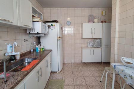 Apartamento à venda com 60m², 2 quartos e 2 vagas Apartamento à venda com 60m², 2 quartos e 2 vagasCozinha