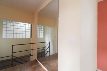 Casa à venda com 253m², 8 quartos e 5 vagas Casa à venda com 253m², 8 quartos e 5 vagasSala