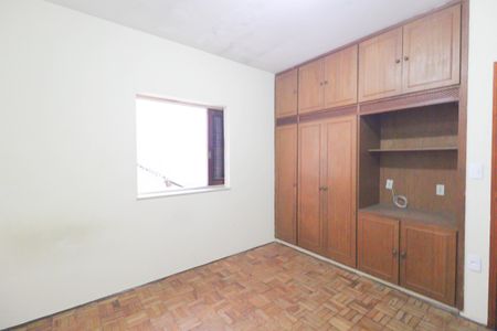 Casa à venda com 253m², 8 quartos e 5 vagas Casa à venda com 253m², 8 quartos e 5 vagasQuarto