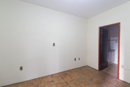 Casa à venda com 253m², 8 quartos e 5 vagas Casa à venda com 253m², 8 quartos e 5 vagasSuíte