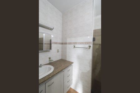 Casa à venda com 253m², 8 quartos e 5 vagas Casa à venda com 253m², 8 quartos e 5 vagasBanheiro da Suíte