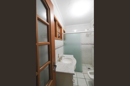 Casa à venda com 253m², 8 quartos e 5 vagas Casa à venda com 253m², 8 quartos e 5 vagasBanheiro 2