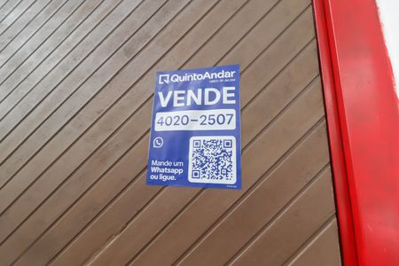 Casa à venda com 253m², 8 quartos e 5 vagas Casa à venda com 253m², 8 quartos e 5 vagasPlaca