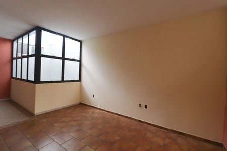 Casa à venda com 253m², 8 quartos e 5 vagas Casa à venda com 253m², 8 quartos e 5 vagasSala