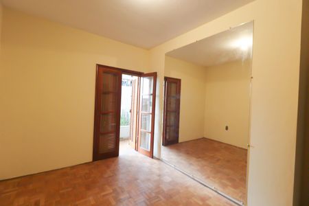 Casa à venda com 253m², 8 quartos e 5 vagas Casa à venda com 253m², 8 quartos e 5 vagasQuarto 2