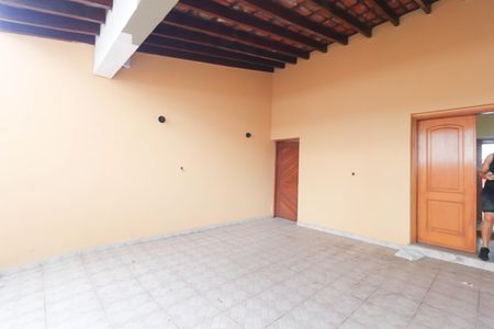 Casa à venda com 253m², 8 quartos e 5 vagas Casa à venda com 253m², 8 quartos e 5 vagasGaragem