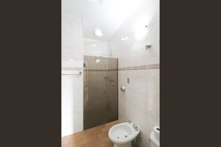 Casa à venda com 253m², 8 quartos e 5 vagas Casa à venda com 253m², 8 quartos e 5 vagasBanheiro da Suíte