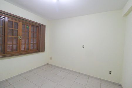 Casa à venda com 253m², 8 quartos e 5 vagas Casa à venda com 253m², 8 quartos e 5 vagasQuarto de Serviço