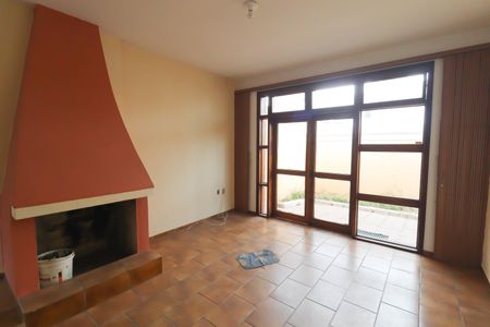 Casa à venda com 253m², 8 quartos e 5 vagas Casa à venda com 253m², 8 quartos e 5 vagasSala