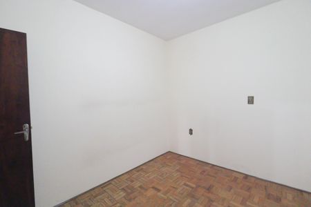 Casa à venda com 253m², 8 quartos e 5 vagas Casa à venda com 253m², 8 quartos e 5 vagasQuarto