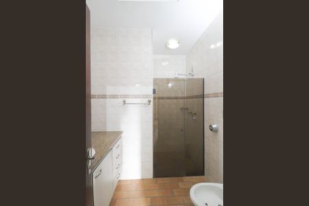 Casa à venda com 253m², 8 quartos e 5 vagas Casa à venda com 253m², 8 quartos e 5 vagasBanheiro da Suíte