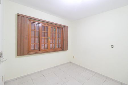 Casa à venda com 253m², 8 quartos e 5 vagas Casa à venda com 253m², 8 quartos e 5 vagasQuarto de Serviço