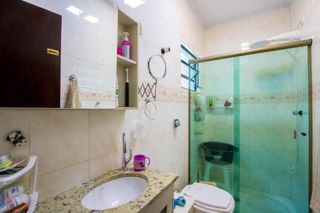 Casa à venda com 200m², 3 quartos e 4 vagas Casa à venda com 200m², 3 quartos e 4 vagasBanheiro social