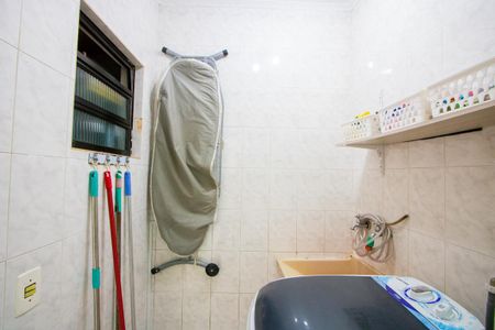 Casa à venda com 200m², 3 quartos e 4 vagas Casa à venda com 200m², 3 quartos e 4 vagasÁrea de serviço