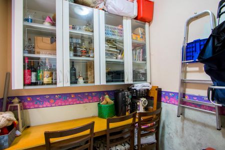 Casa à venda com 200m², 3 quartos e 4 vagas Casa à venda com 200m², 3 quartos e 4 vagasQuarto de serviço