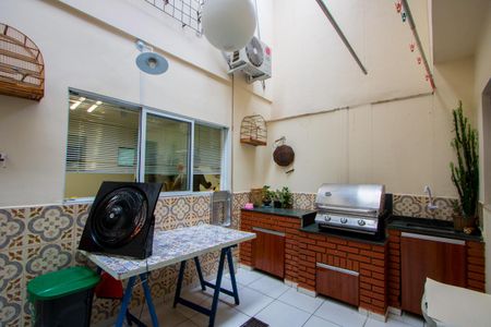 Casa à venda com 200m², 3 quartos e 4 vagas Casa à venda com 200m², 3 quartos e 4 vagasQuintal