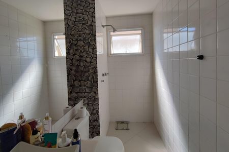 Apartamento à venda com 81m², 3 quartos e 2 vagas Apartamento à venda com 81m², 3 quartos e 2 vagasBanheiro Social