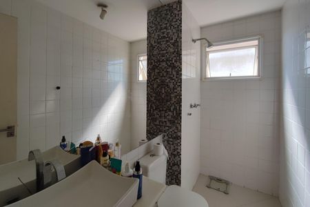 Apartamento à venda com 81m², 3 quartos e 2 vagas Apartamento à venda com 81m², 3 quartos e 2 vagasBanheiro Social